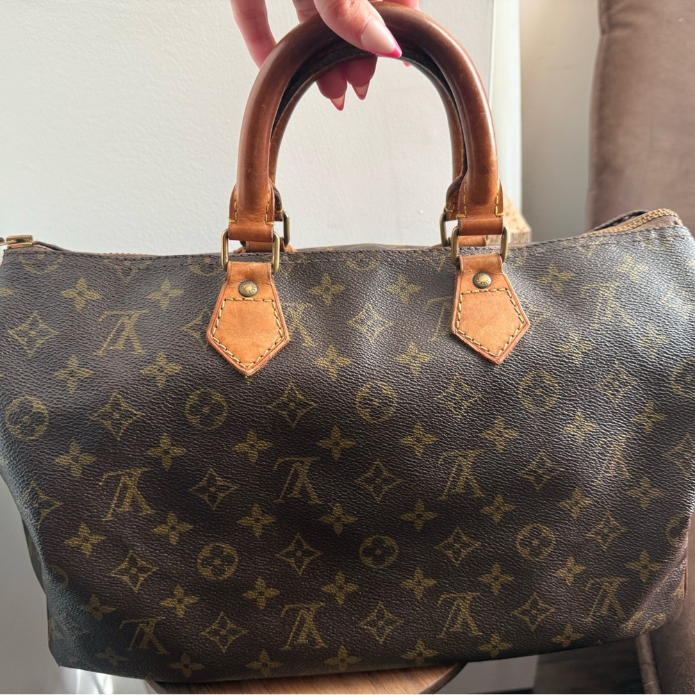 Louis Vuitton Vintage Monogram Speedy 30 - Picture 9 of 11